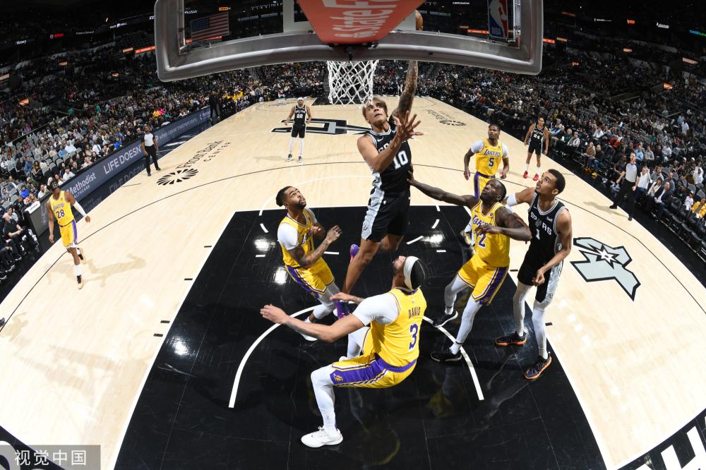 他们热切地 他们热切地